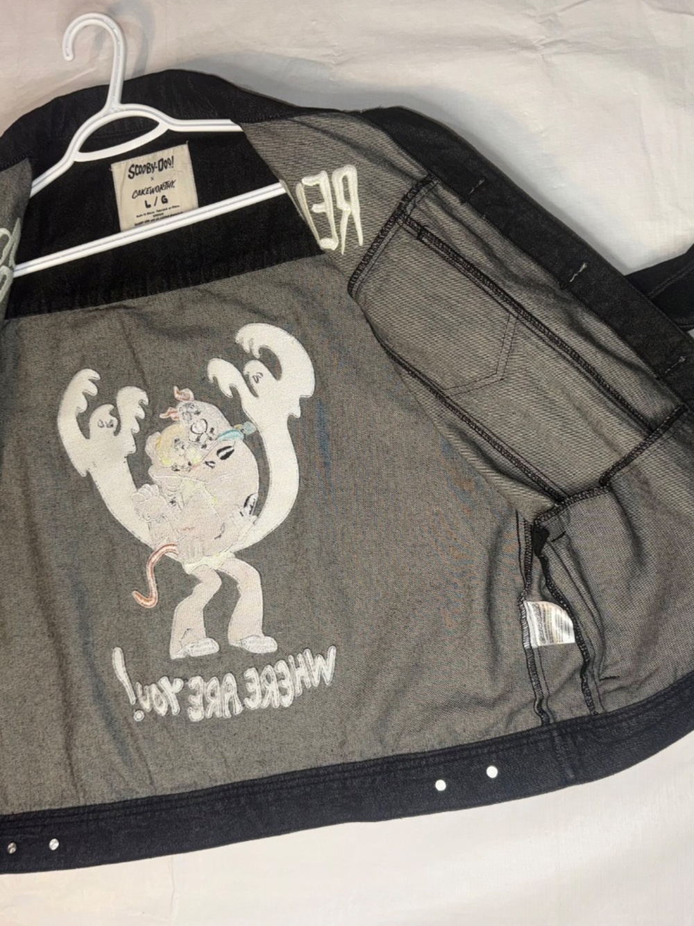 Cakeworthy Scooby-Doo Glow Denim Jacket featuring black corduroy material - Picture 15 of 16